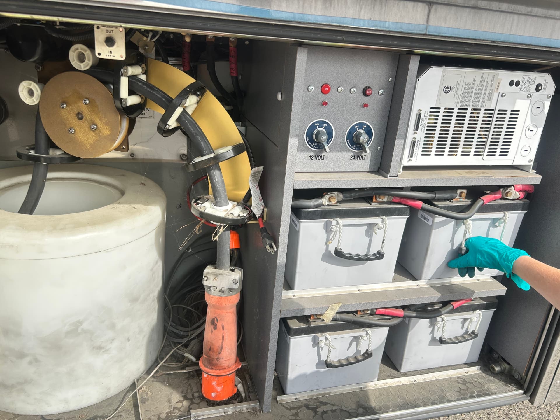Utility bay — battery bank